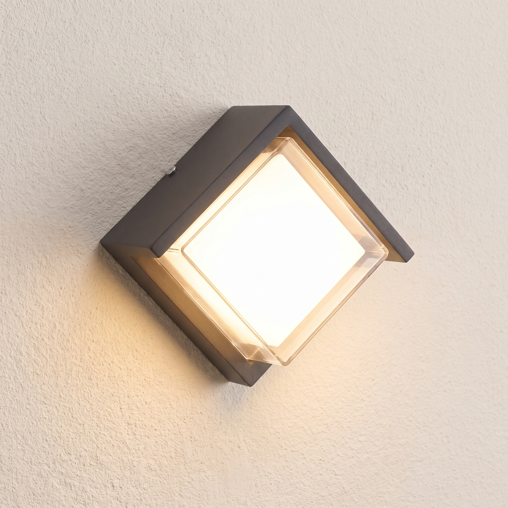 Aplique de exterior IP65 cuadrado gris oscuro encendido