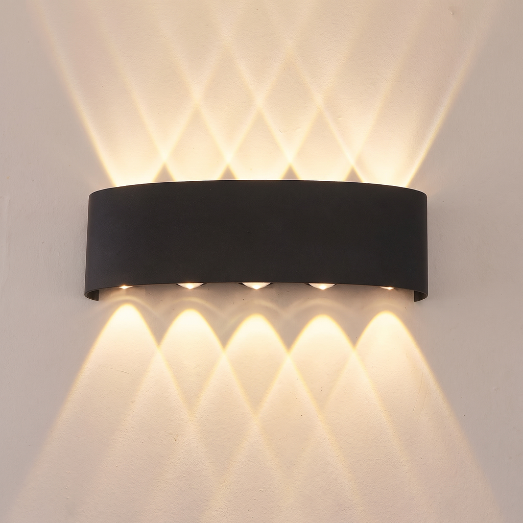 Aplique de pared LED bidireccional negro encendido arriba y abajo
