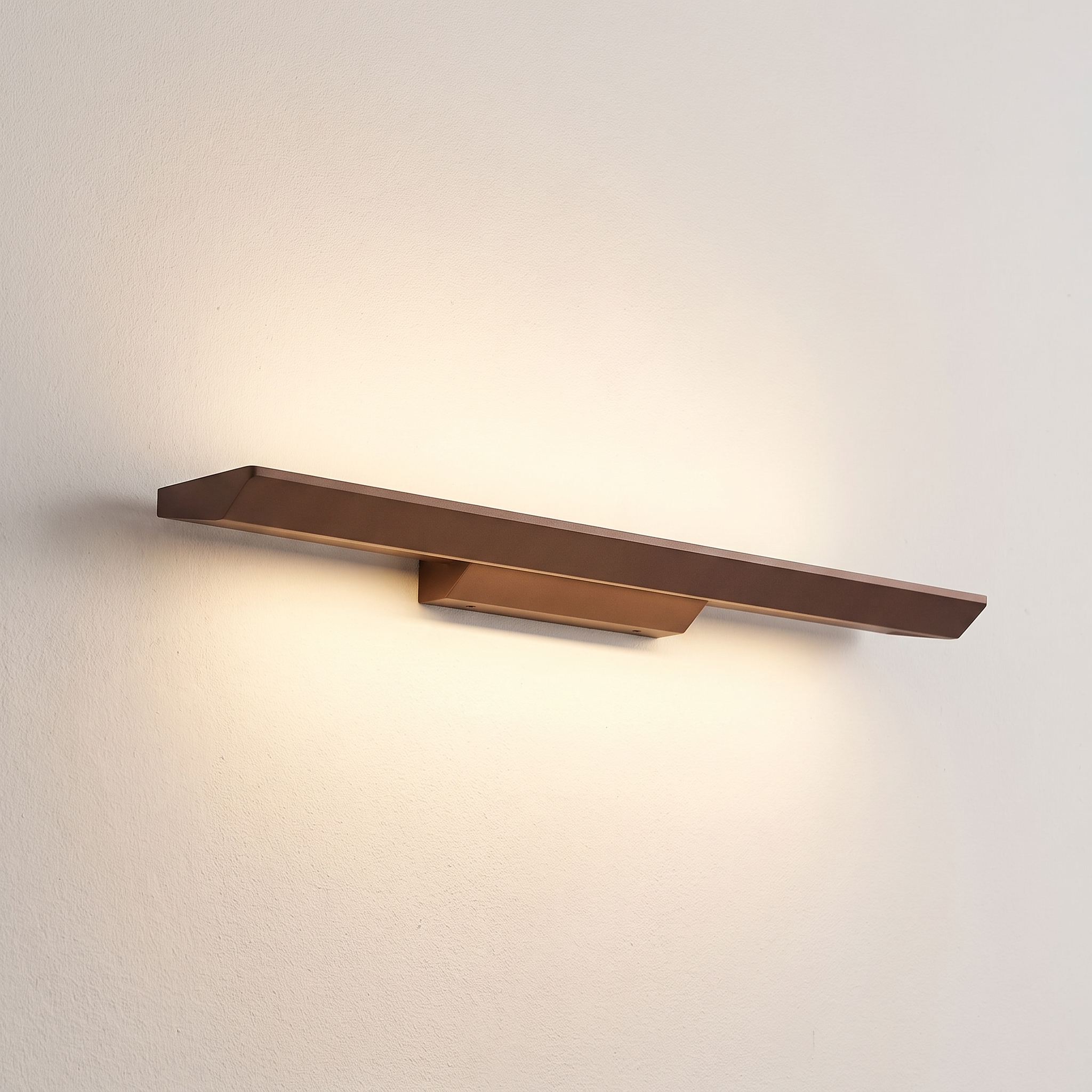 Aplique de pared LED minimalista en café encendido
